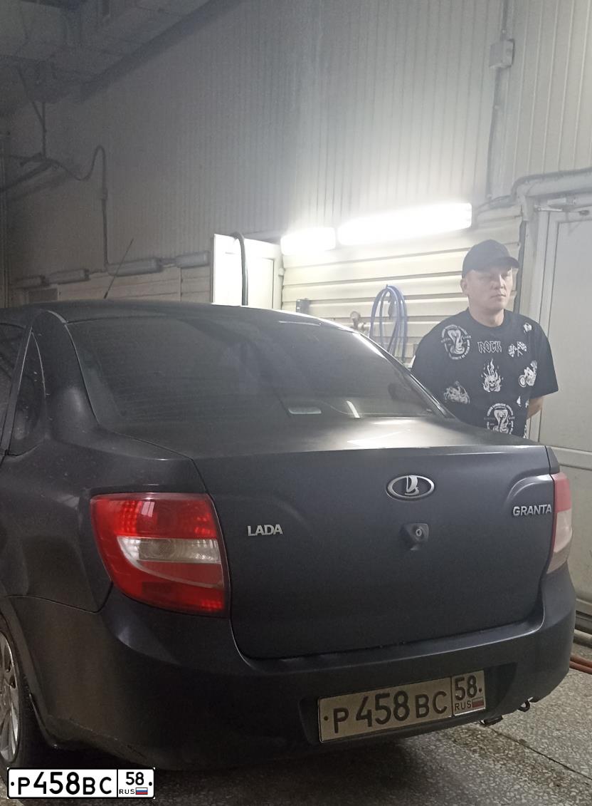 Фото автомобиля LADA 2190 GRANTA, 2016 — госномер Р458ВС58. Цвет: ЧЕРНЫЙ