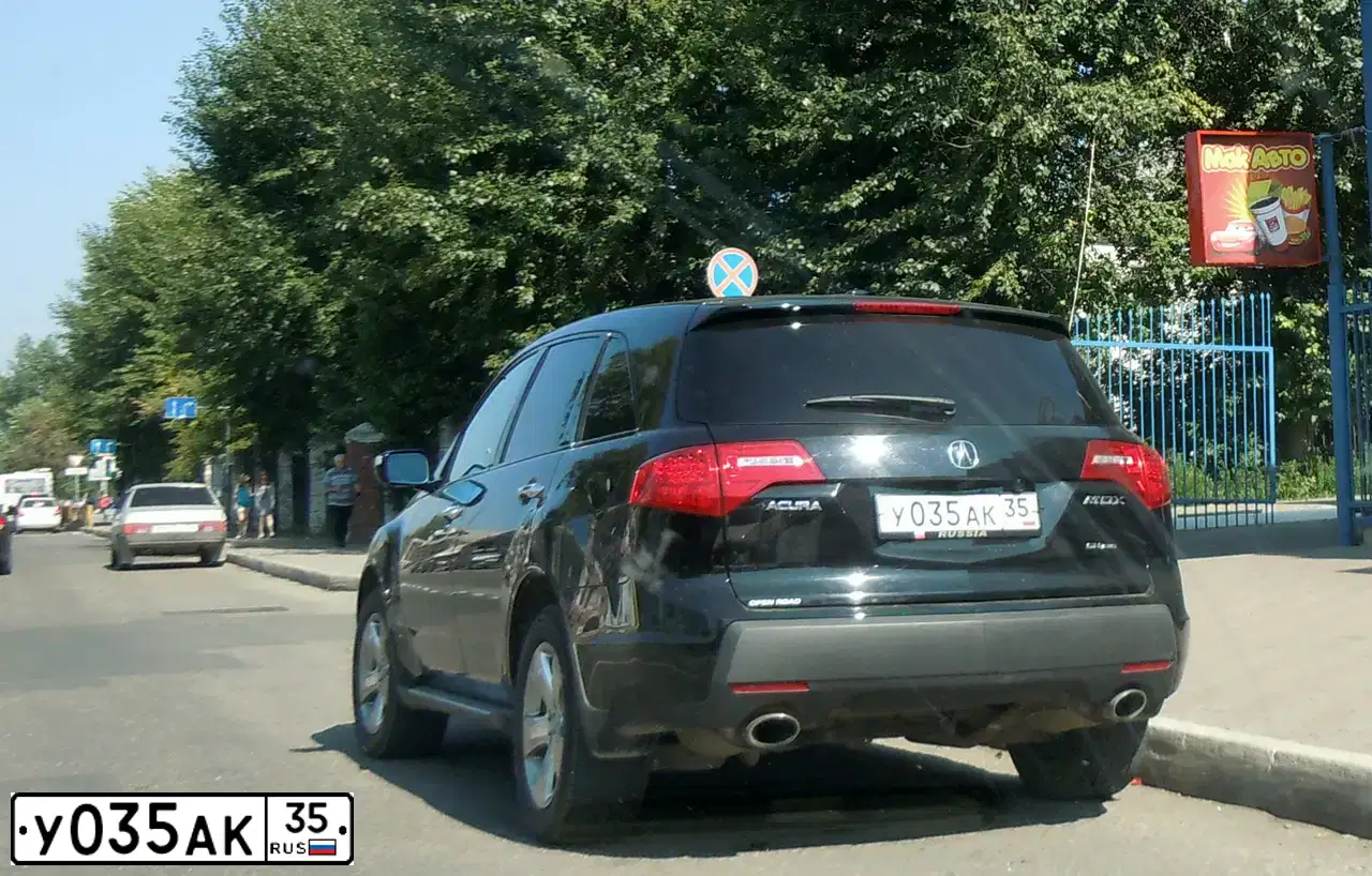Фото автомобиля ACURA MDX, 2008 — госномер У035АК35. Цвет: ЧЕРНЫЙ