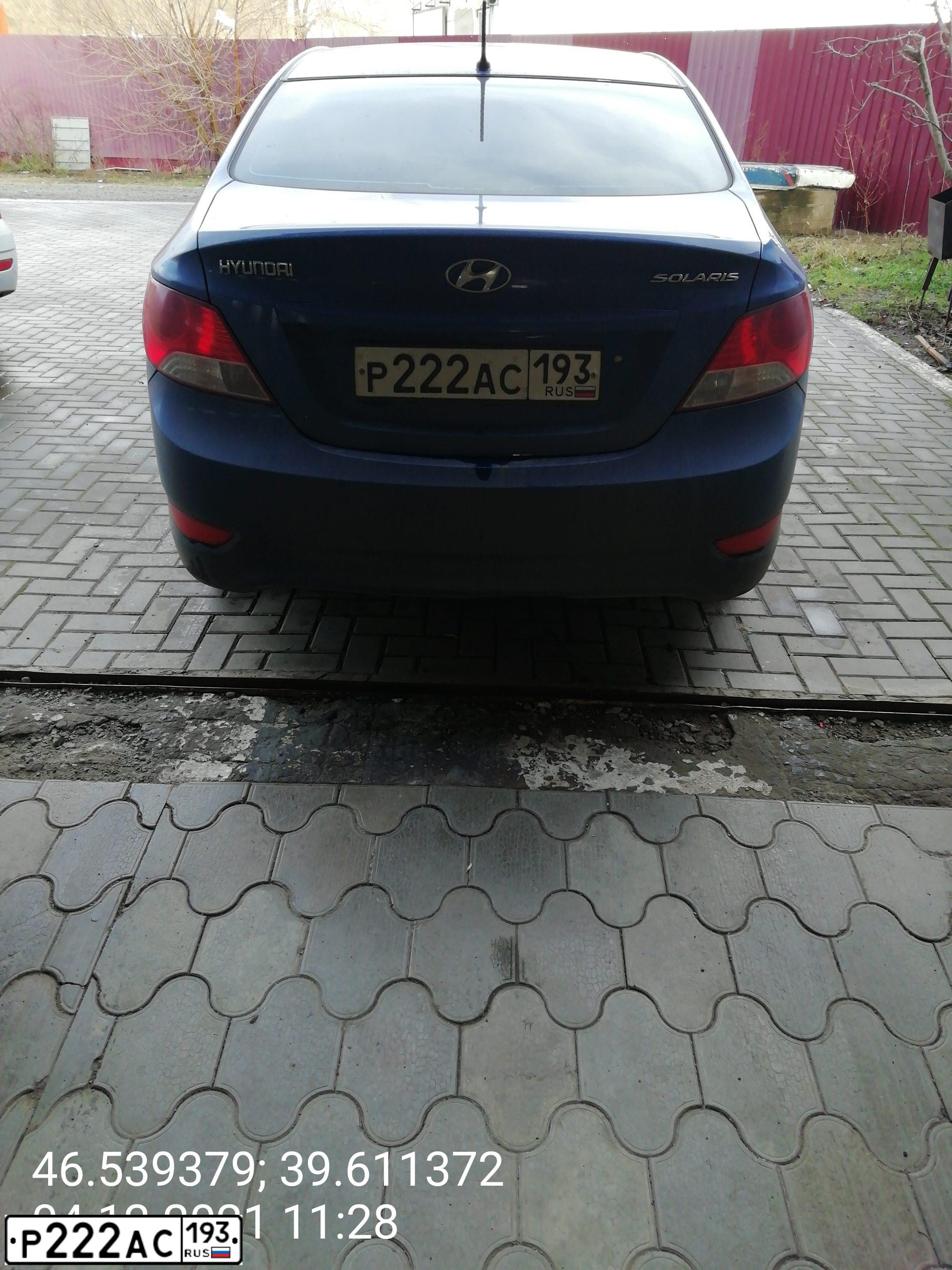 Фото автомобиля HYUNDAI SOLARIS, 2013 — госномер Р222АС193. Цвет: ТЕМНО-СИНИЙ