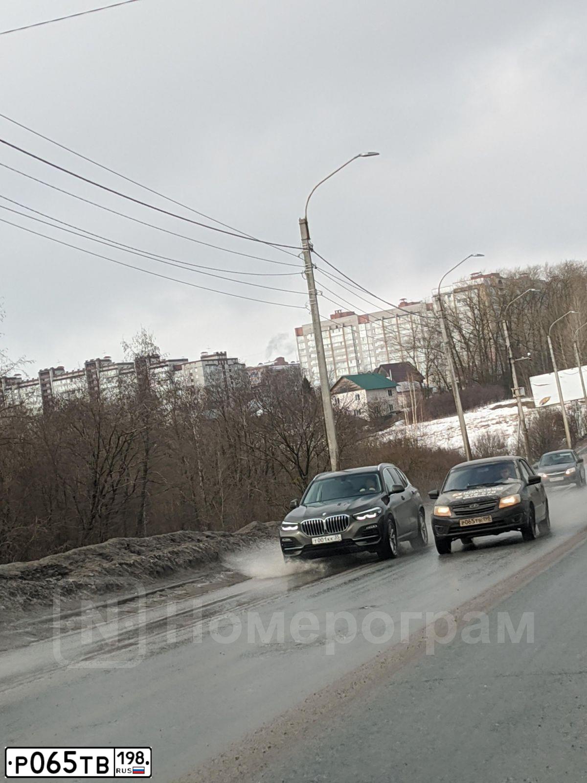 Фото автомобиля LADA 2191 GRANTA, 2014 — госномер Р065ТВ198. Цвет: МНОГОЦВЕТНЫЙ