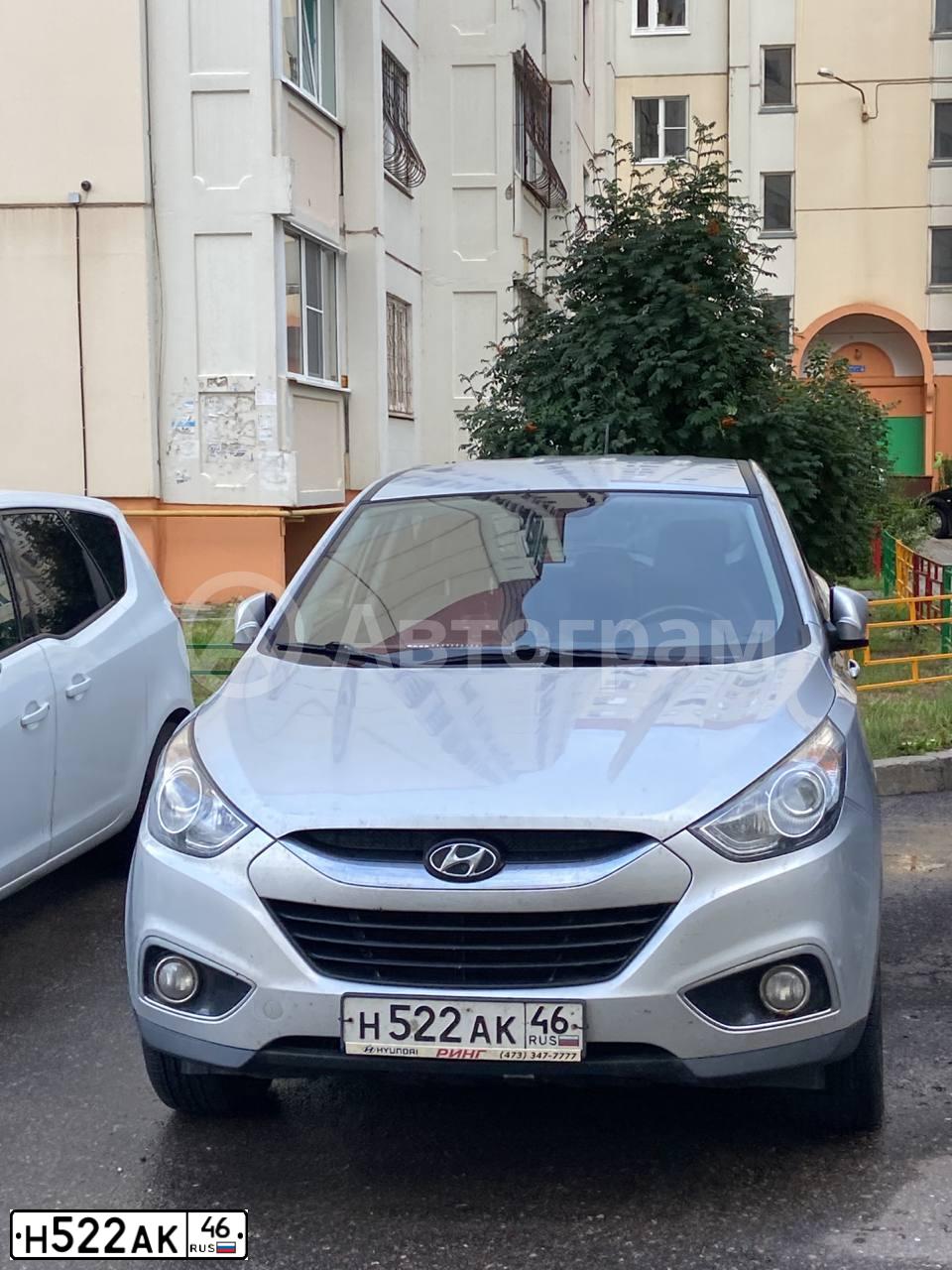 Фото автомобиля HYUNDAI IX35, 2013 — госномер Н522АК46. Цвет: серебристый