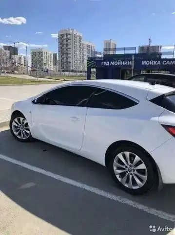 Фото автомобиля TOYOTA CAMRY, 2014 — госномер У767ВВ196