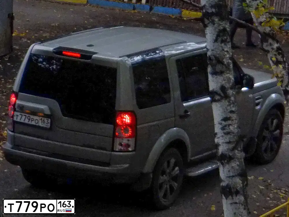 Фото автомобиля LANDROVER DISCOVERY, 2013 — госномер С889КН797. Цвет: Серый