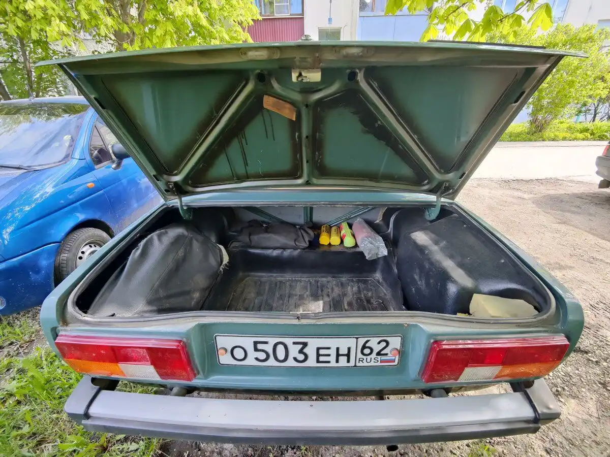 Фото автомобиля LADA 2105, 2004 — госномер А952УЕ33. Цвет: Темно-зеленый