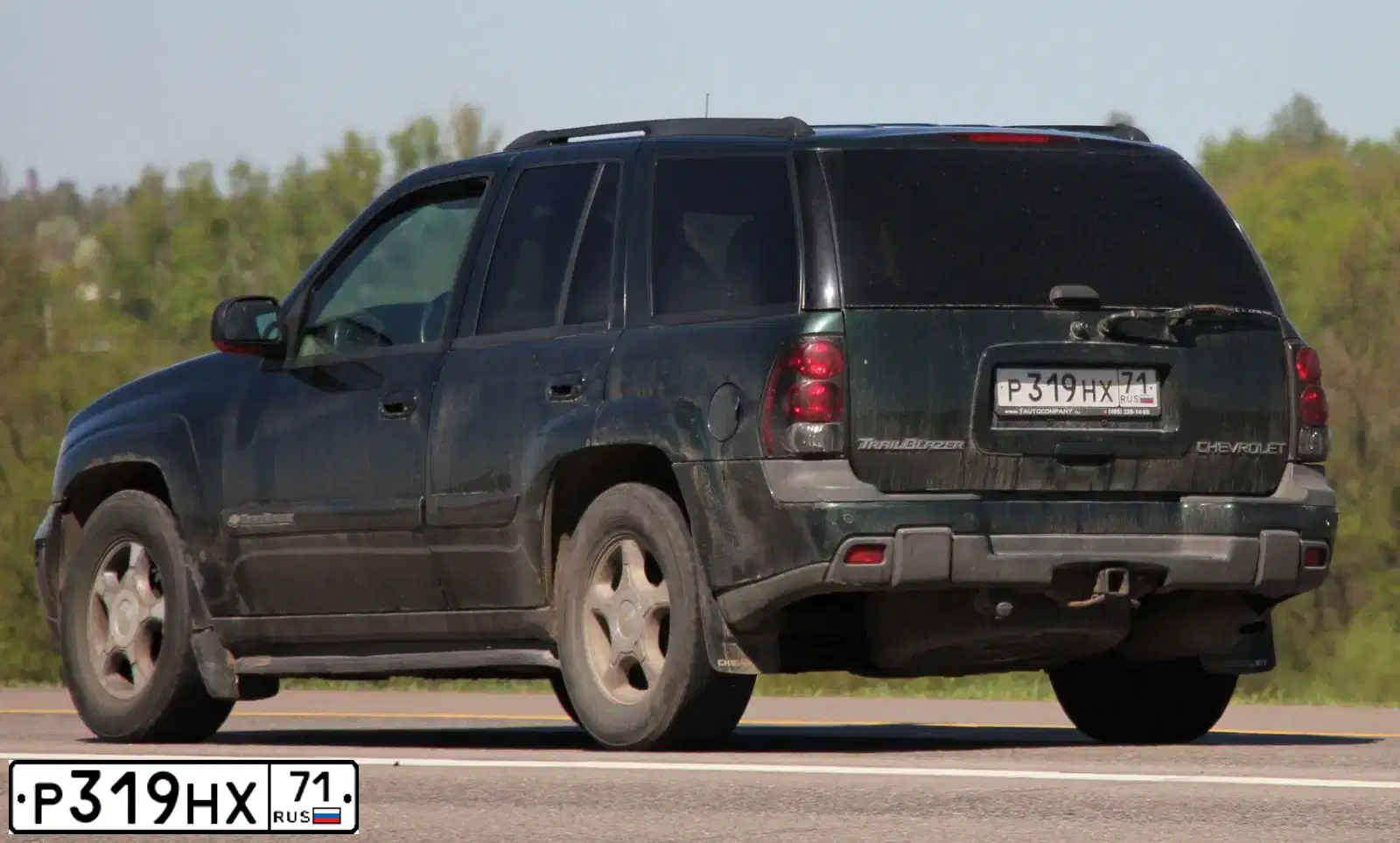 Фото автомобиля CHEVROLET TRAILBLAZER, 2003 — госномер Р319НХ71. Цвет: ТЕМНО ЗЕЛЕНЫЙ
