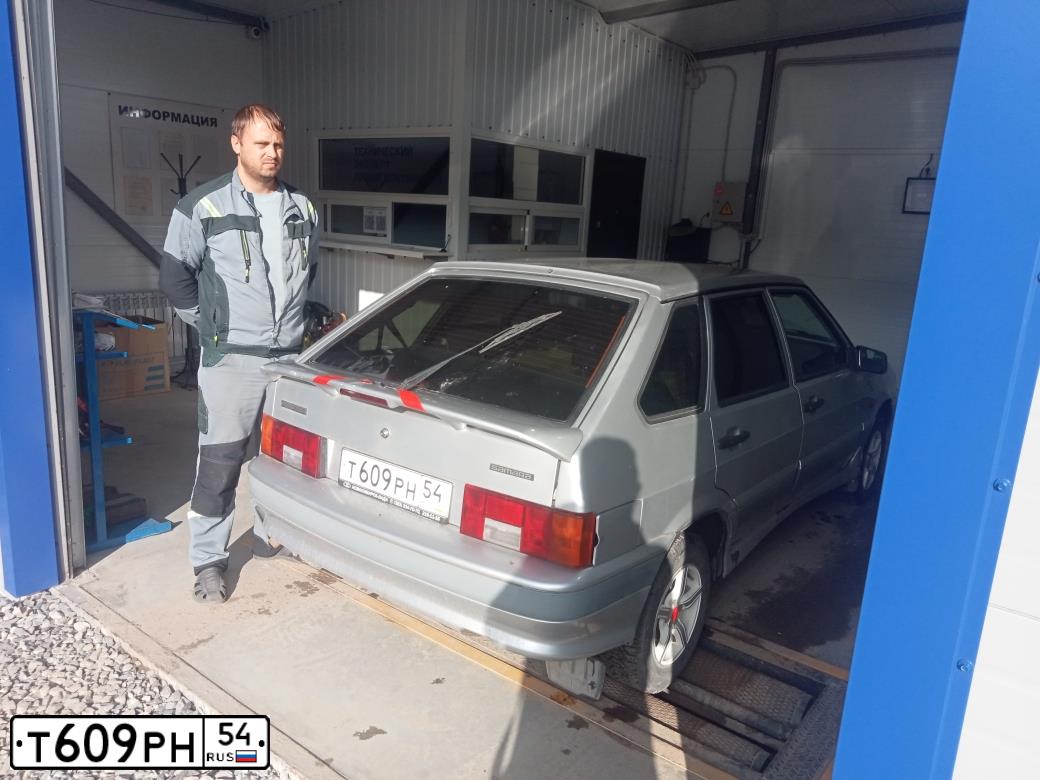Фото автомобиля LADA 2114, 2007 — госномер Р172ОХ154. Цвет: СВЕТЛО СЕРЕБРИСТЫЙ МЕТАЛЛ