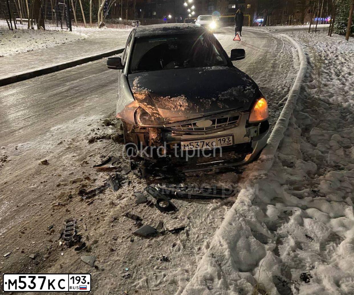 Фото автомобиля LADA 2170 PRIORA, 2007 — госномер Р173МЕ126. Цвет: СЕРЕБРИСТО-ГОЛУБОЙ