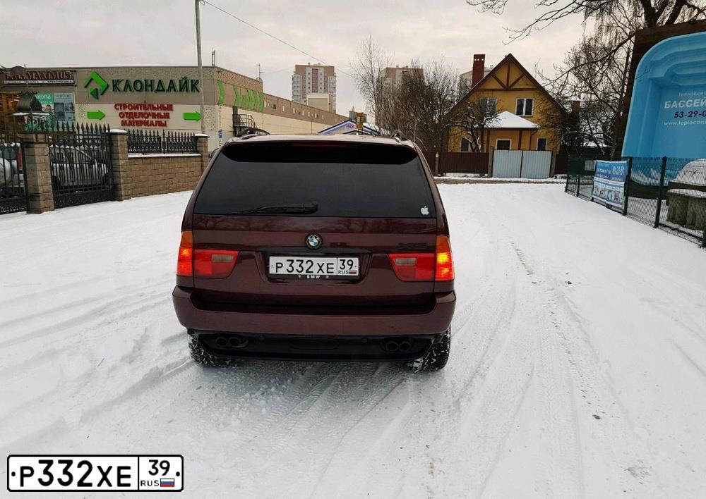 Фото автомобиля BMW X5, 2001 — госномер С799ХН39. Цвет: ВИШНЕВЫЙ