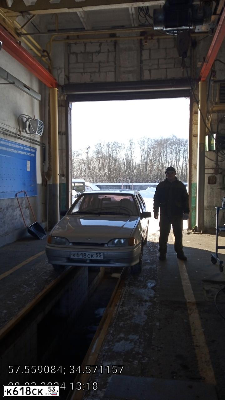 Фото автомобиля LADA 2114 SAMARA, 2010 — госномер К618СК53. Цвет: Светло-Серебристый металлик