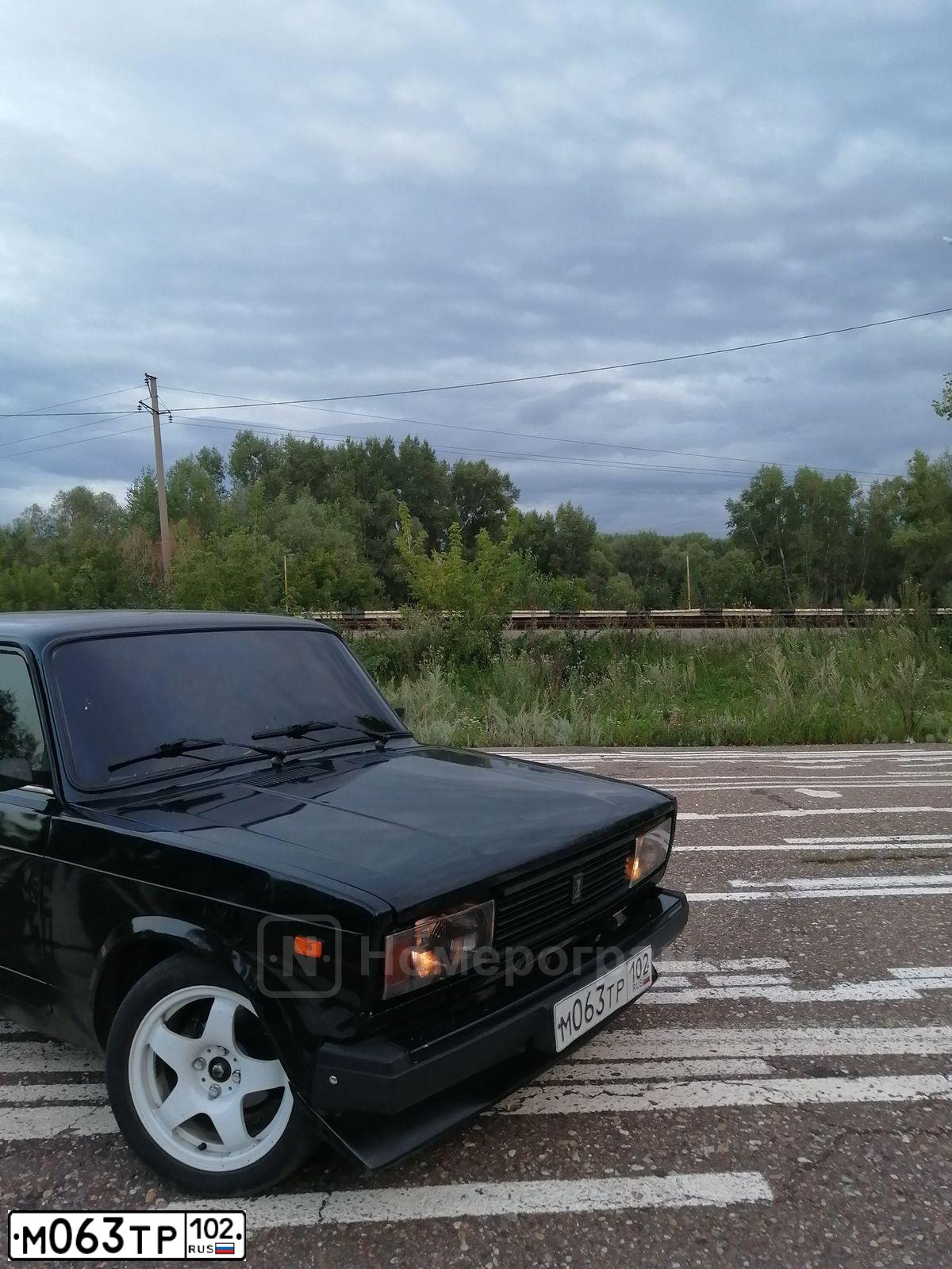Фото автомобиля LADA 2105, 2010 — госномер Х417СС763. Цвет: СИНЕ-ЧЕРНЫЙ