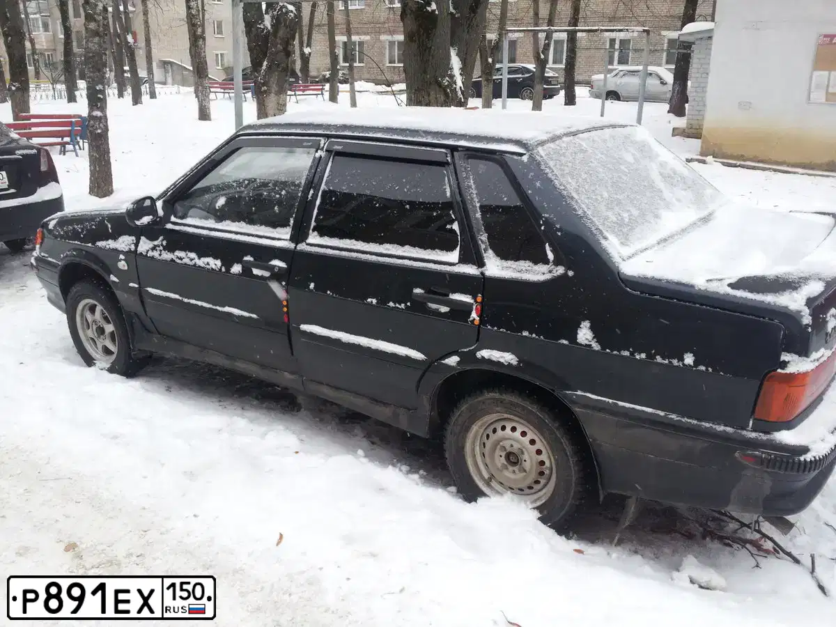 Фото автомобиля LADA 2115 SAMARA, 2007 — госномер Р891ЕХ150. Цвет: ГРАФИТОВЫЙ МЕТАЛЛИК