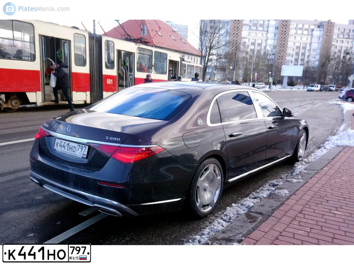 Фото автомобиля MERCEDES - BENZ БЕЗ МОДЕЛИ МАУВАСН S 680, 2022 — госномер К441НО797. Цвет: ЧЕРНЫЙ БОРДОВЫЙ