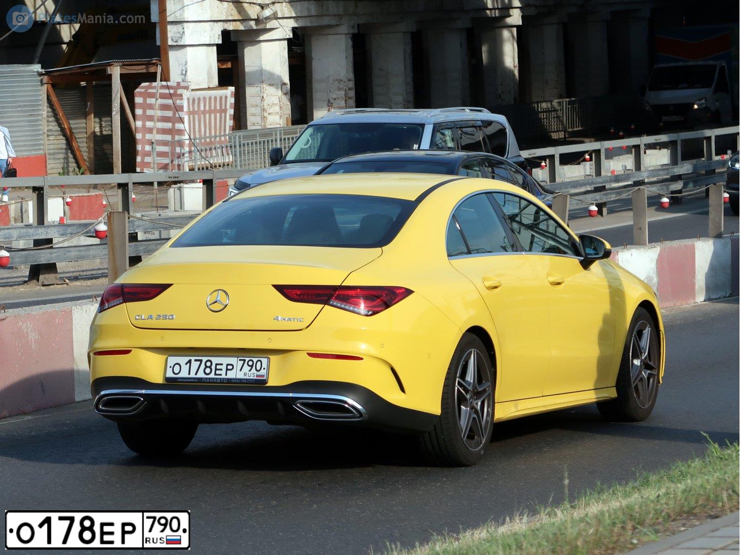 Фото автомобиля MERCEDES CLA-KLASSE, 2019 — госномер В705НК977. Цвет: ЖЕЛТЫЙ