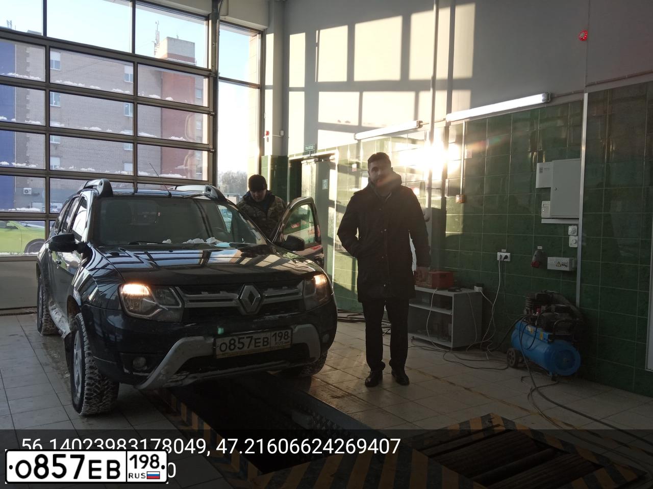 Фото автомобиля RENAULT DUSTER, 2015 — госномер М392УО21