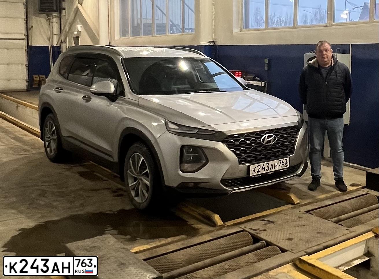 Фото автомобиля HYUNDAI SANTA FE, 2019 — госномер К243АН763. Цвет: СЕРЕБРИСТЫЙ