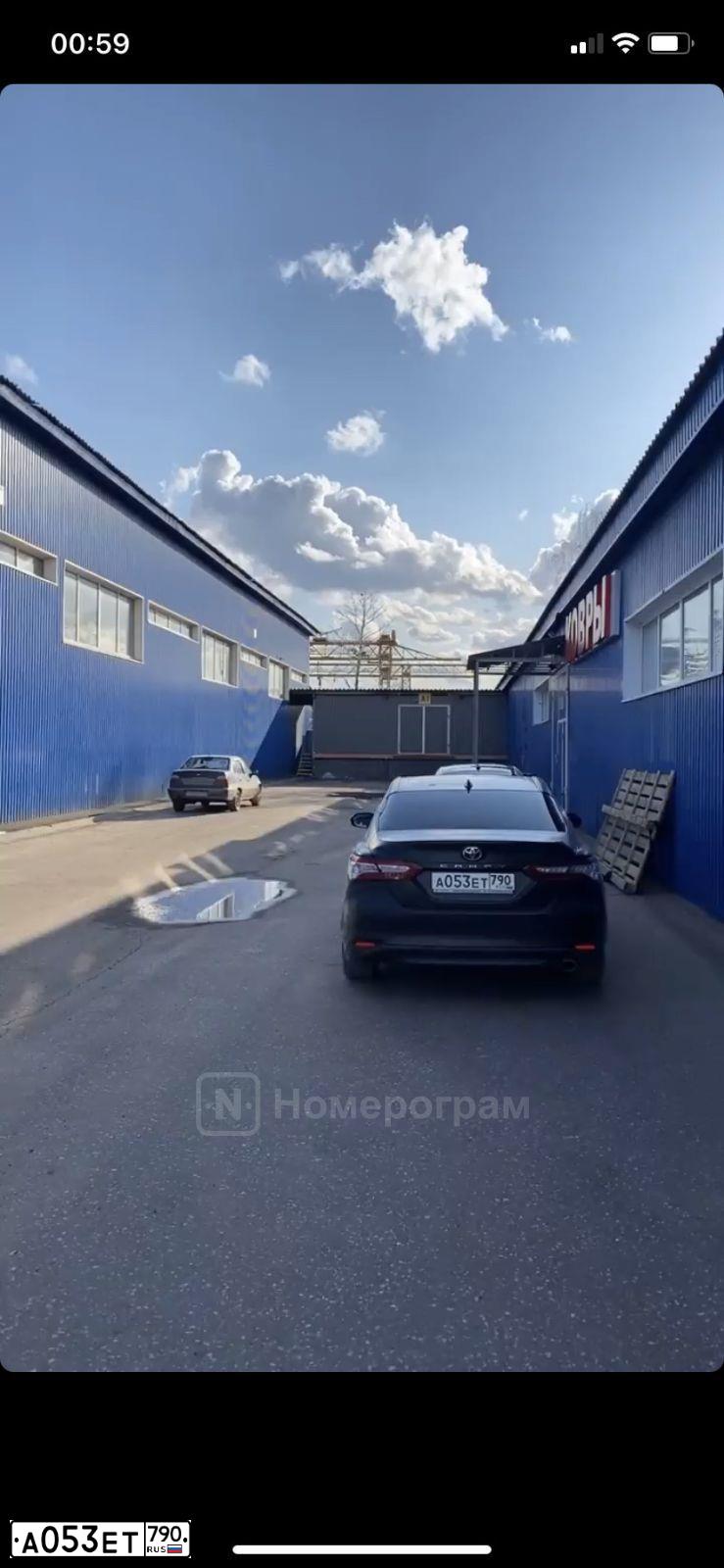 Фото автомобиля TOYOTA CAMRY, 2019 — госномер А053ЕТ790. Цвет: ЧЕРНЫЙ МАТОВЫЙ