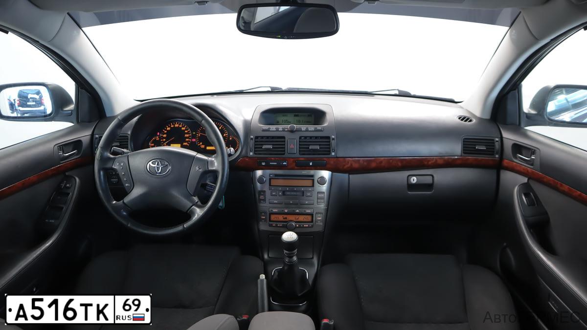 Фото автомобиля TOYOTA AVENSIS, 2005 — госномер Т247ОР196. Цвет: СЕРЫЙ