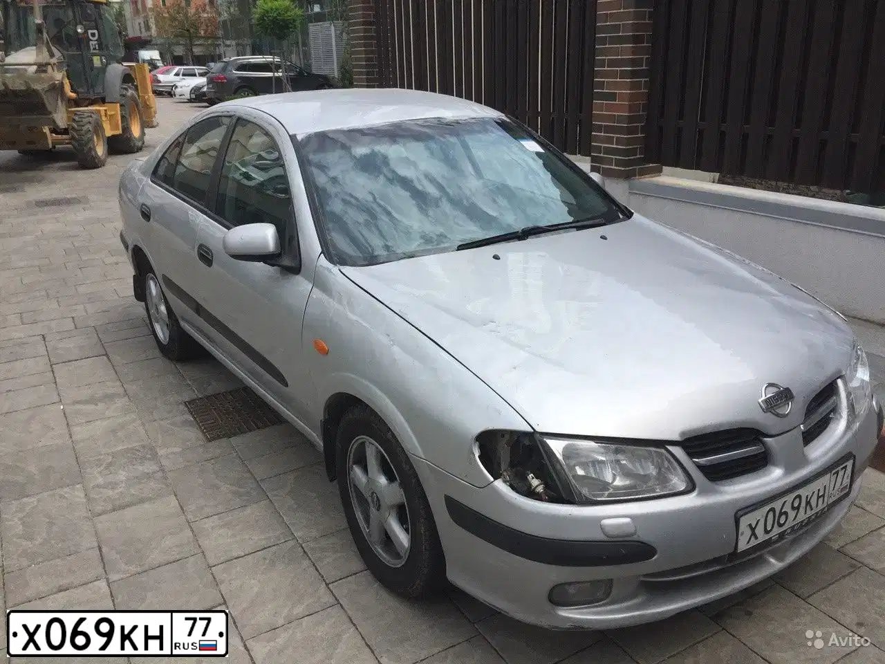 Фото автомобиля NISSAN ALMERA, 2001 — госномер Х069КН77. Цвет: СЕРЕБРИСТЫЙ