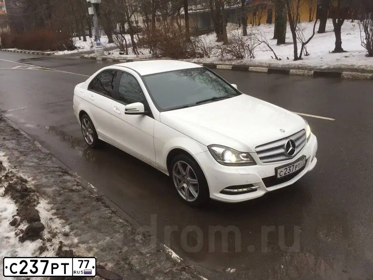 Фото автомобиля MERCEDES-BENZ C180, 2013 — госномер С561ЕК550. Цвет: Белый