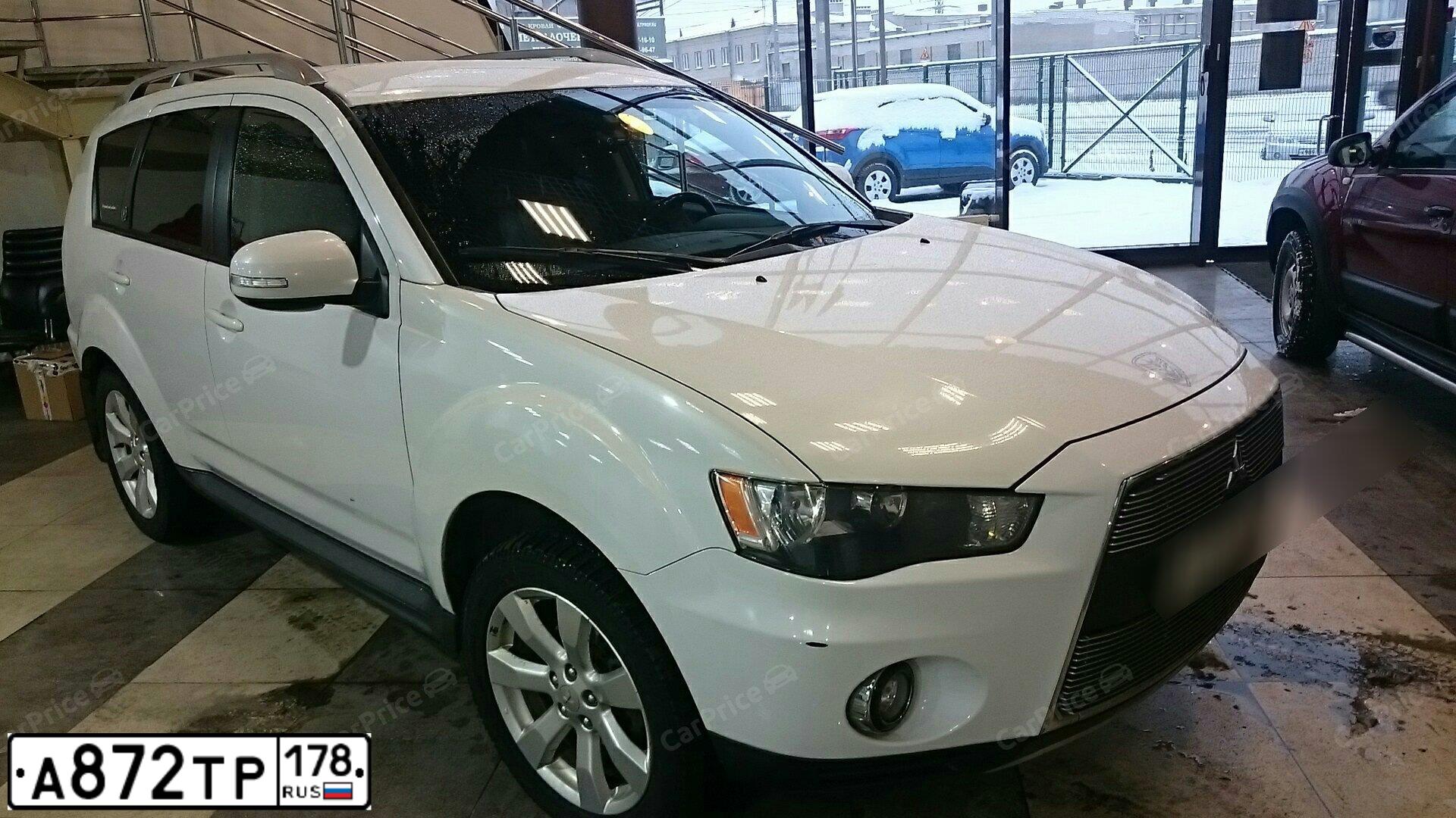 Фото автомобиля MITSUBISHI OUTLANDER, 2010 — госномер М394ХА33. Цвет: ЖЕМЧУЖНО-БЕЛЫЙ