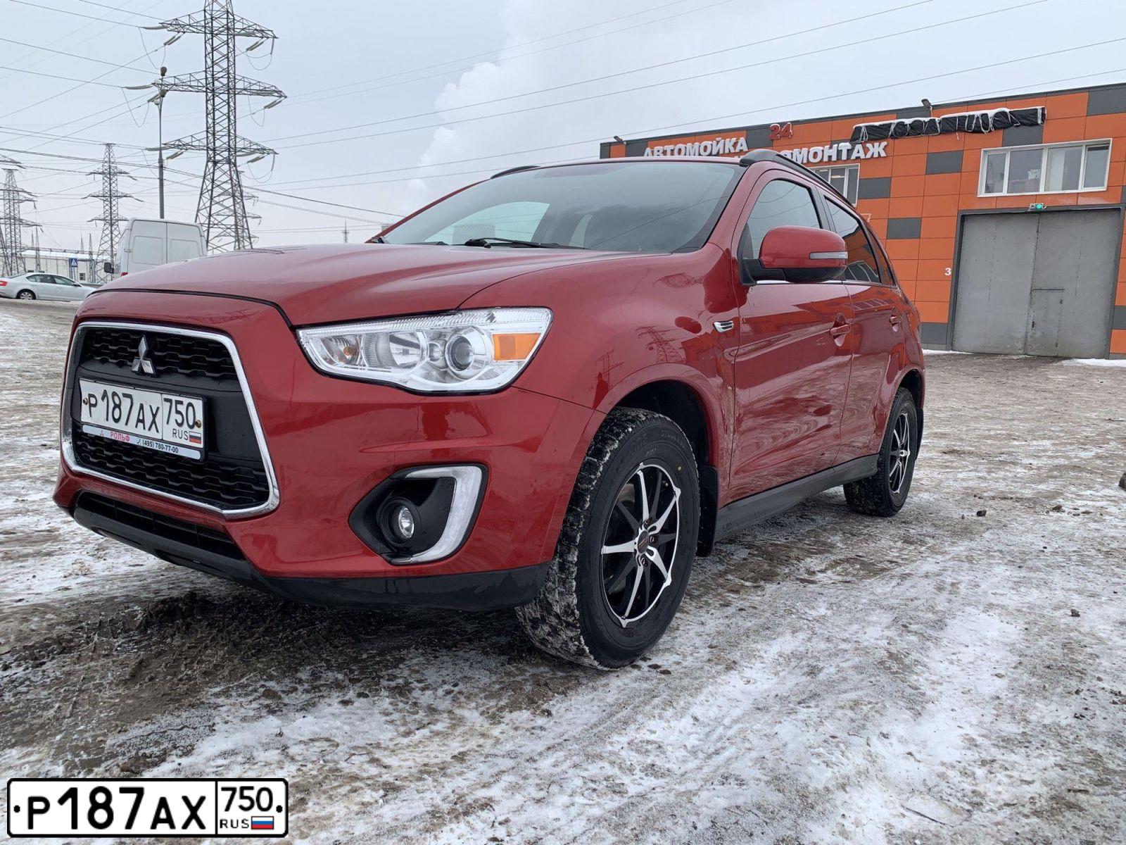 Фото автомобиля MITSUBISHI ASX, 2014 — госномер О247ЕТ977. Цвет: Красный