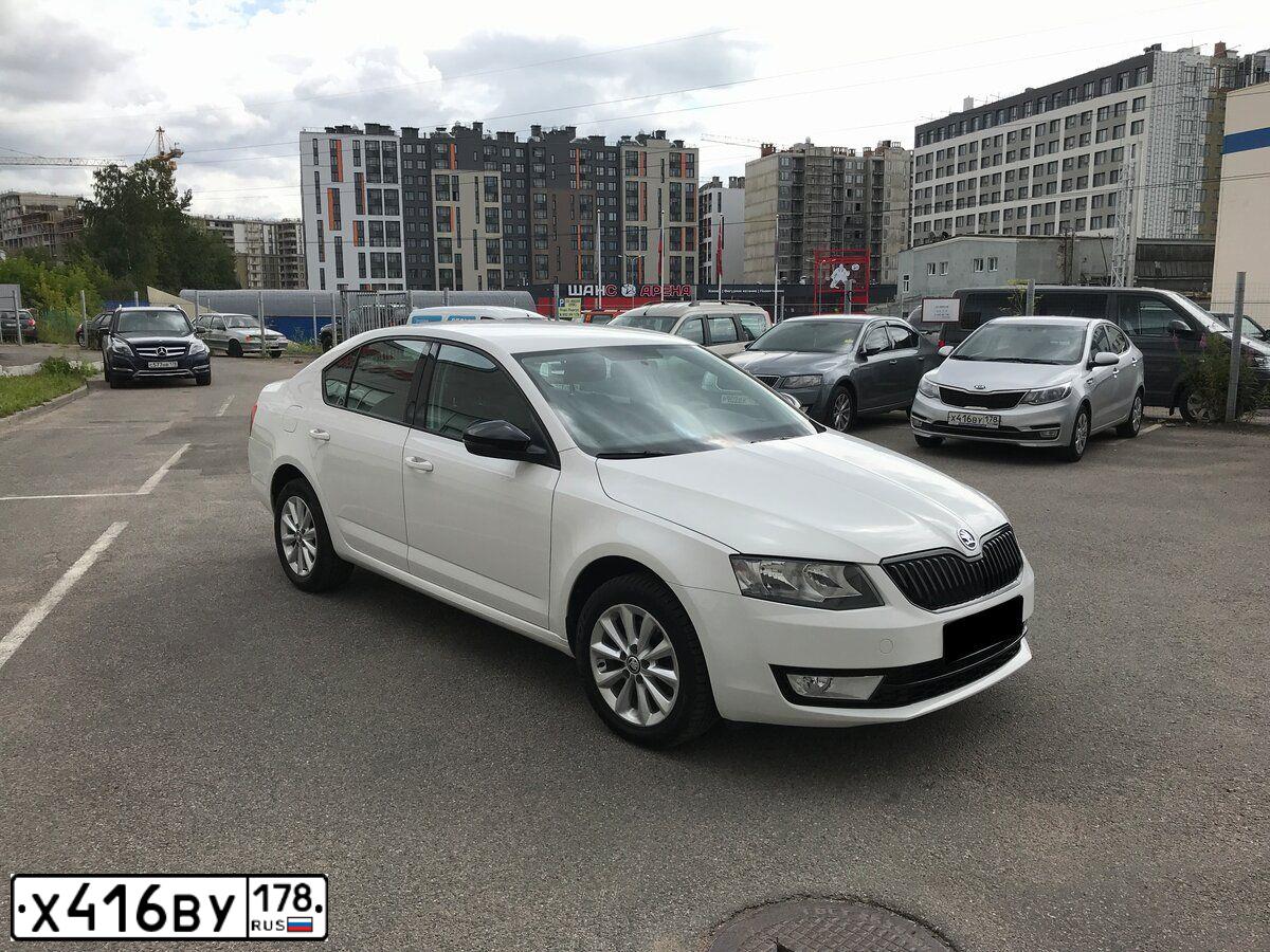 Фото автомобиля KIA RIO, 2017 — госномер Е787ВО763. Цвет: Серебристый