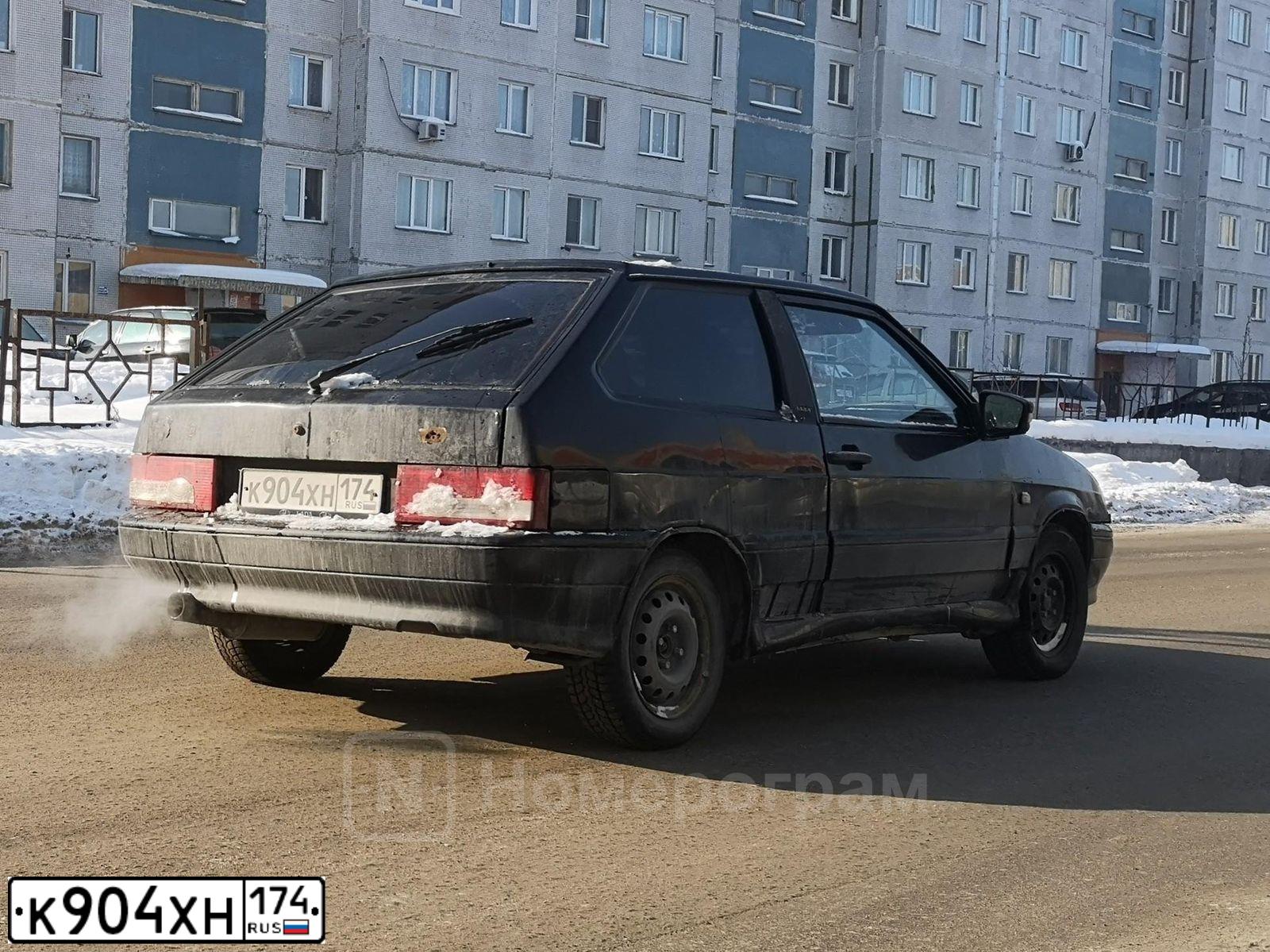 Фото автомобиля LADA 2113 SAMARA, 2008 — госномер У896ВВ174. Цвет: Темно-зеленый