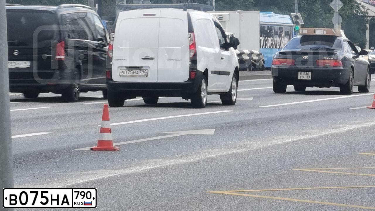 Фото автомобиля RENAULT KANGOO, 2014 — госномер С635ВА977. Цвет: Белый