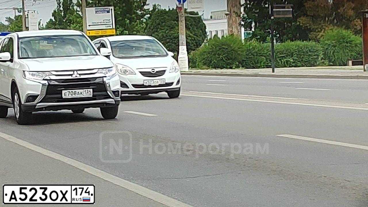 Фото автомобиля CADILLAC SRX, 2012 — госномер М121АХ196