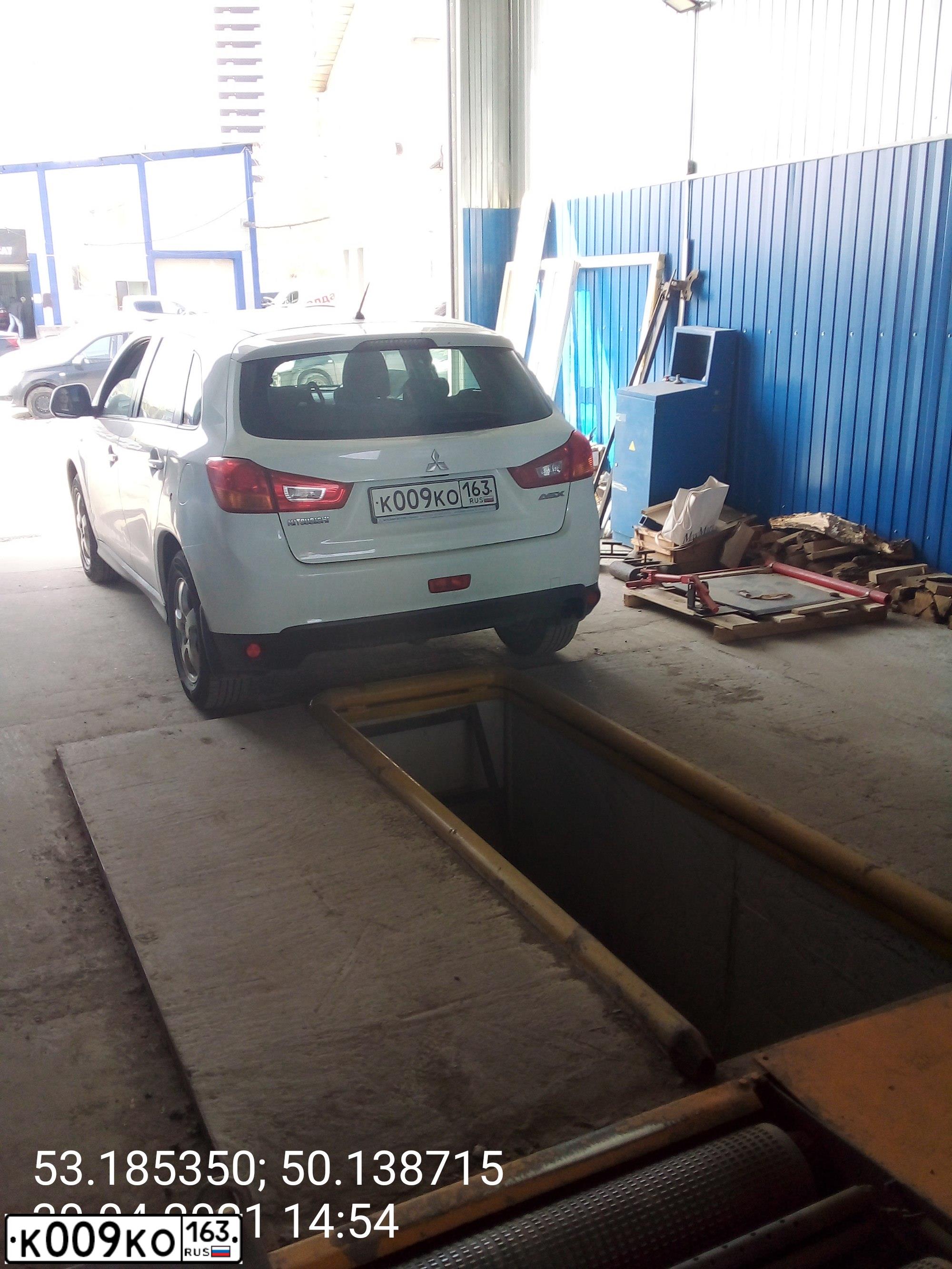 Фото автомобиля MITSUBISHI ASX, 2014 — госномер К009КО163. Цвет: Белый