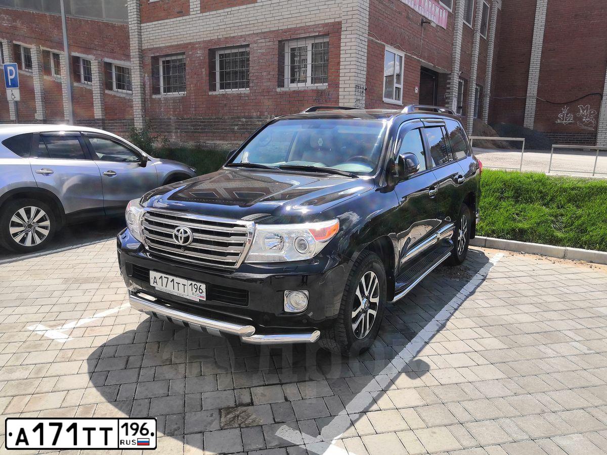 Фото автомобиля TOYOTA LANDCRUISER 200, 2013 — госномер А171ТТ196. Цвет: ЧЕРНЫЙ