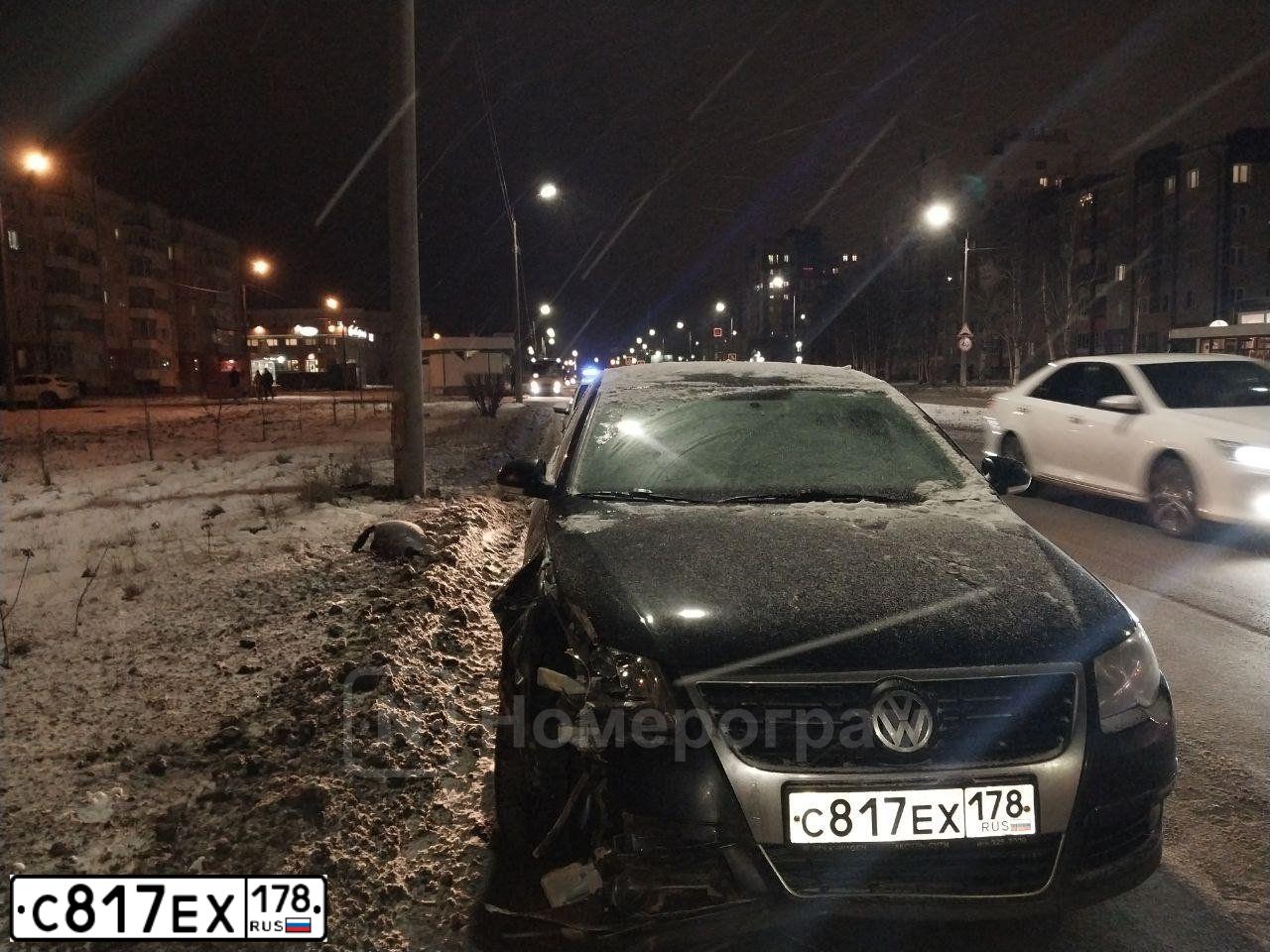 Фото автомобиля VOLKSWAGEN PASSAT, 2008 — госномер С817ЕХ178. Цвет: ЧЕРНЫЙ