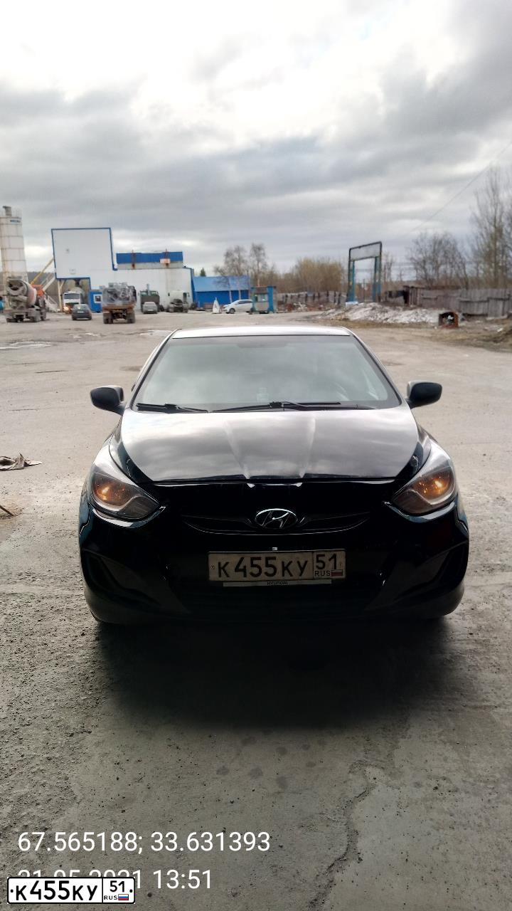 Фото автомобиля HYUNDAI SOLARIS, 2011 — госномер К455КУ51. Цвет: ЧЕРНЫЙ