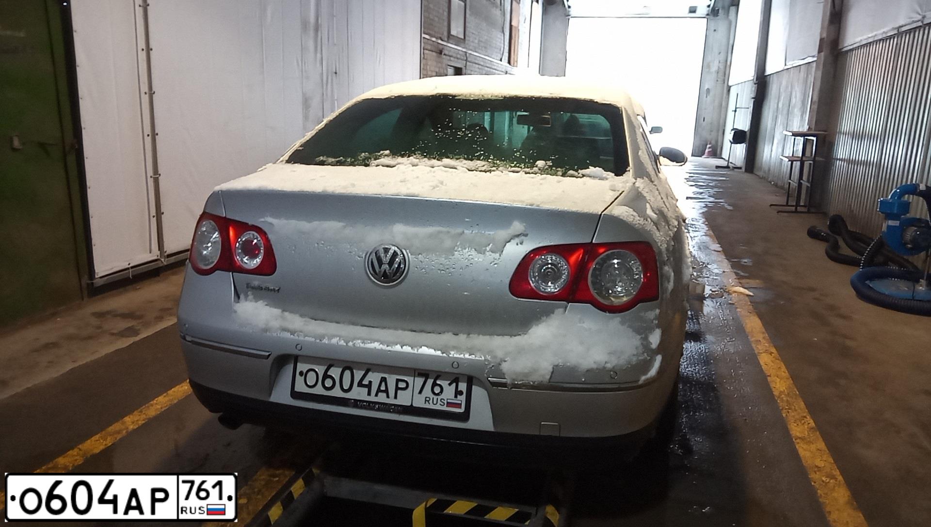 Фото автомобиля VOLKSWAGEN PASSAT, 2006 — госномер О604АР761. Цвет: СЕРЕБРИСТЫЙ