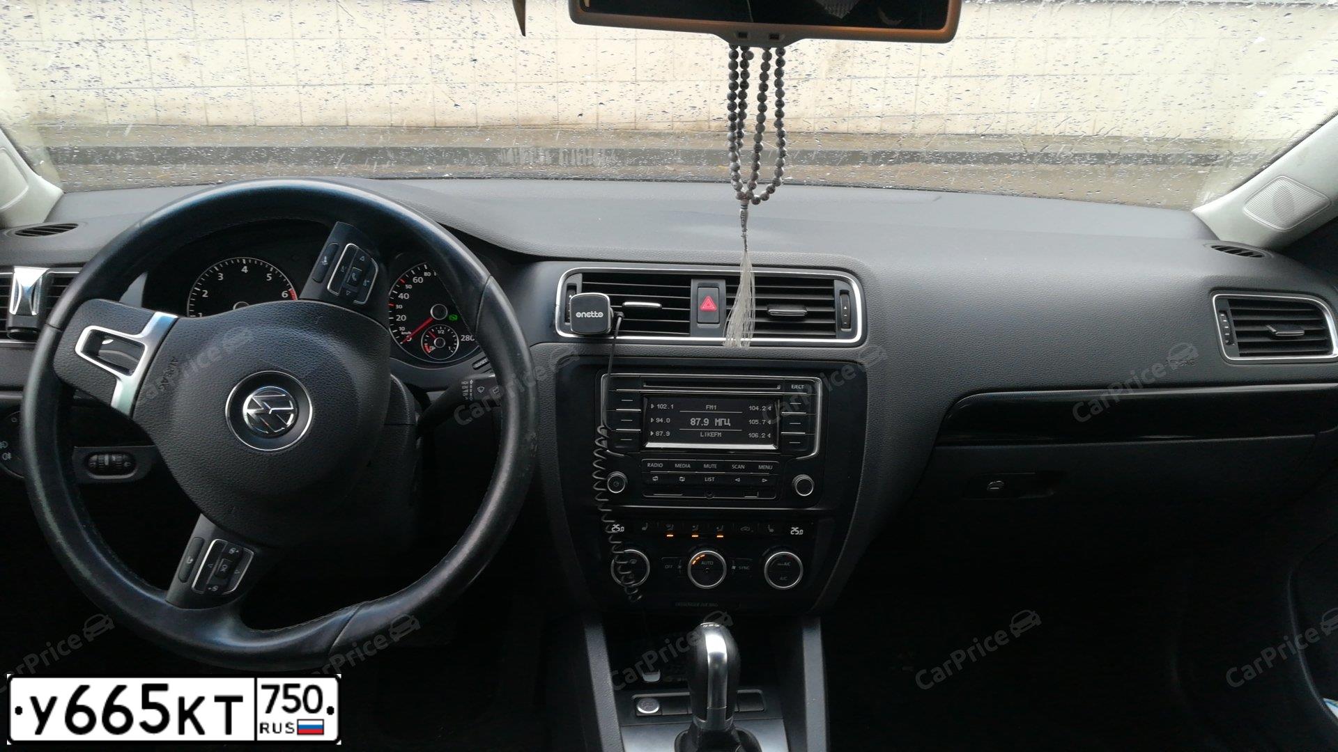 Фото автомобиля VOLKSWAGEN POLO, 2013 — госномер Т127ХВ152. Цвет: Серебристо-Желтый