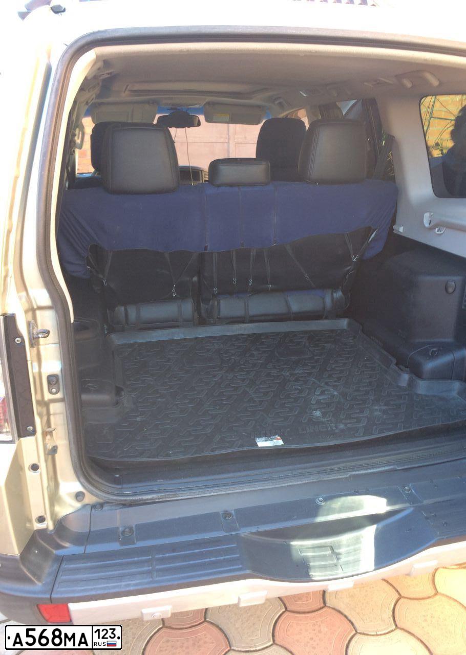 Фото автомобиля MITSUBISHI PAJERO, 2006 — госномер А568МА123. Цвет: БЕЖЕВЫЙ