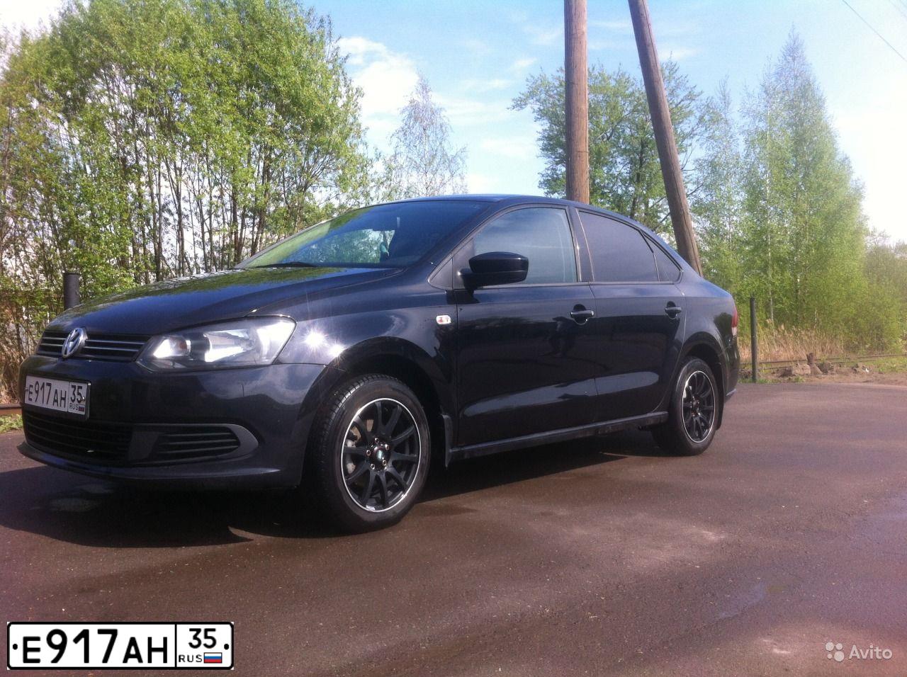 Фото автомобиля VOLKSWAGEN POLO, 2012 — госномер Е917АН35. Цвет: ЧЕРНЫЙ
