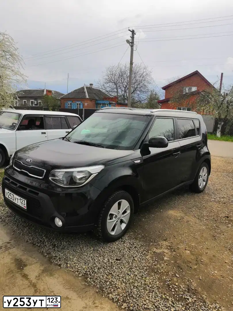 Фото автомобиля KIA SOUL, 2016 — госномер В584ВХ92. Цвет: ЧЕРНЫЙ
