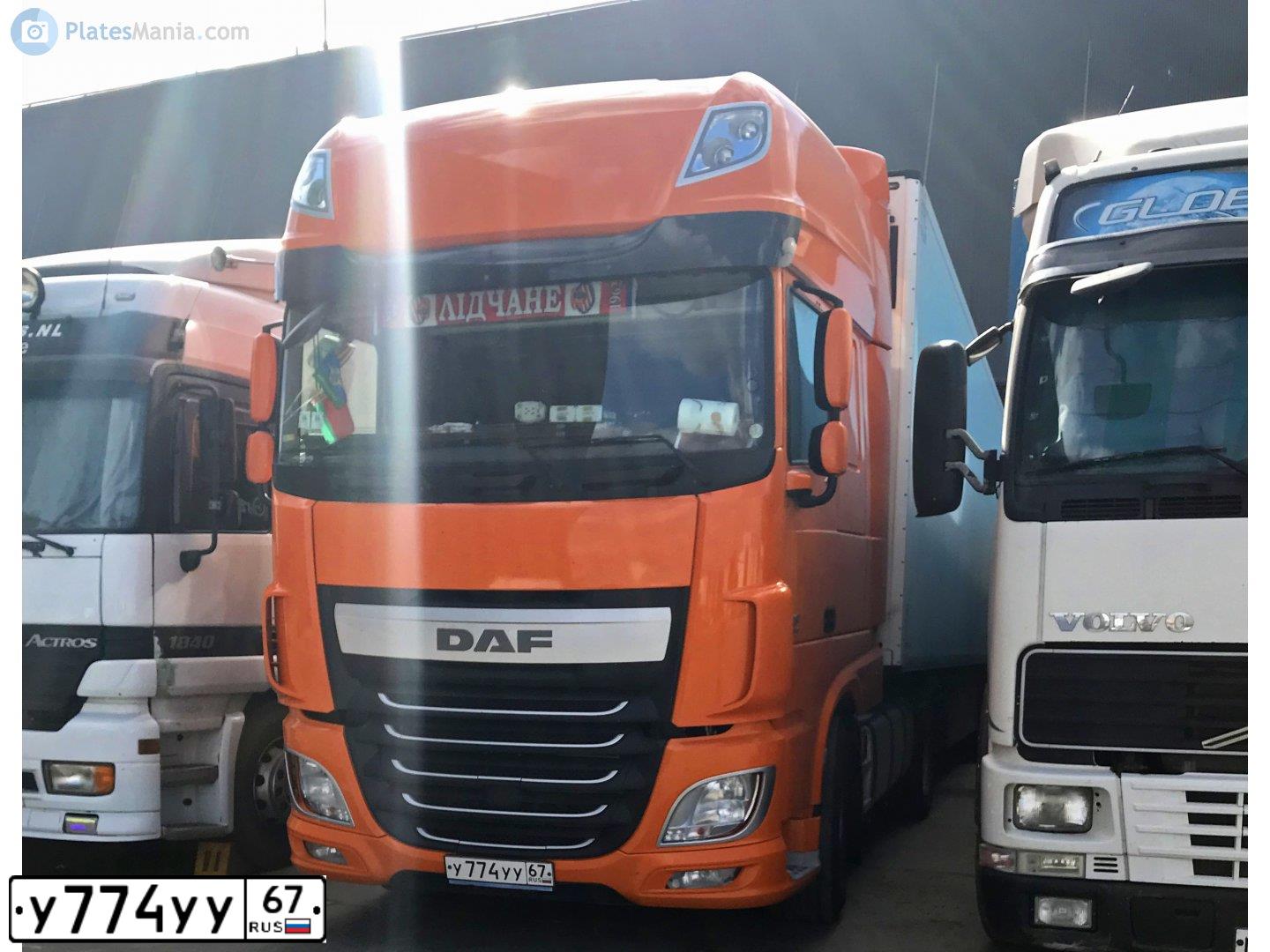 Фото автомобиля DAF XF 105, 2013 — госномер У774УУ67. Цвет: ОРАНЖЕВЫЙ