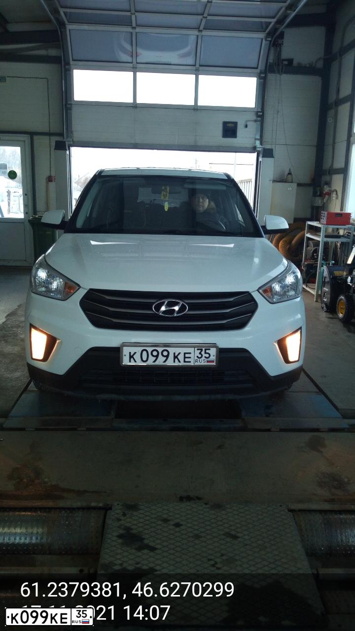 Фото автомобиля HYUNDAI CRETA, 2017 — госномер К099КЕ35. Цвет: БЕЛЫЙ