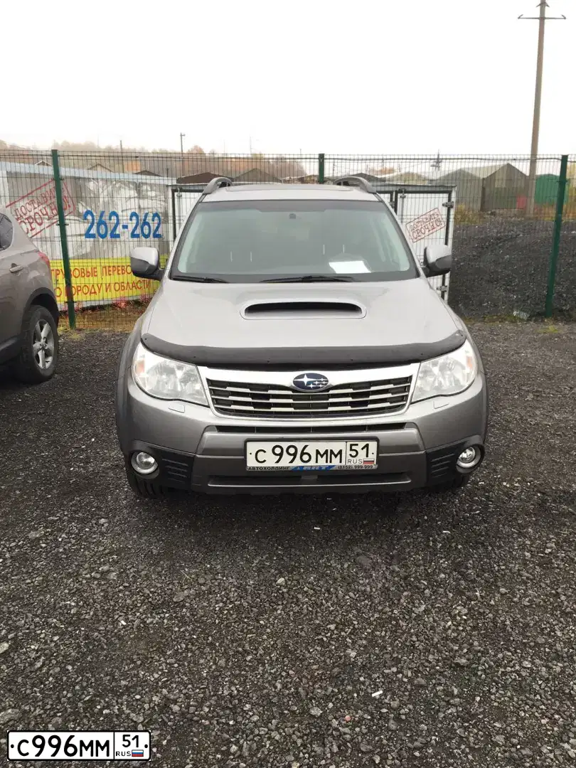 Фото автомобиля SUBARU FORESTER, 2008 — госномер С996ММ51. Цвет: СЕРЕБРИСТЫЙ