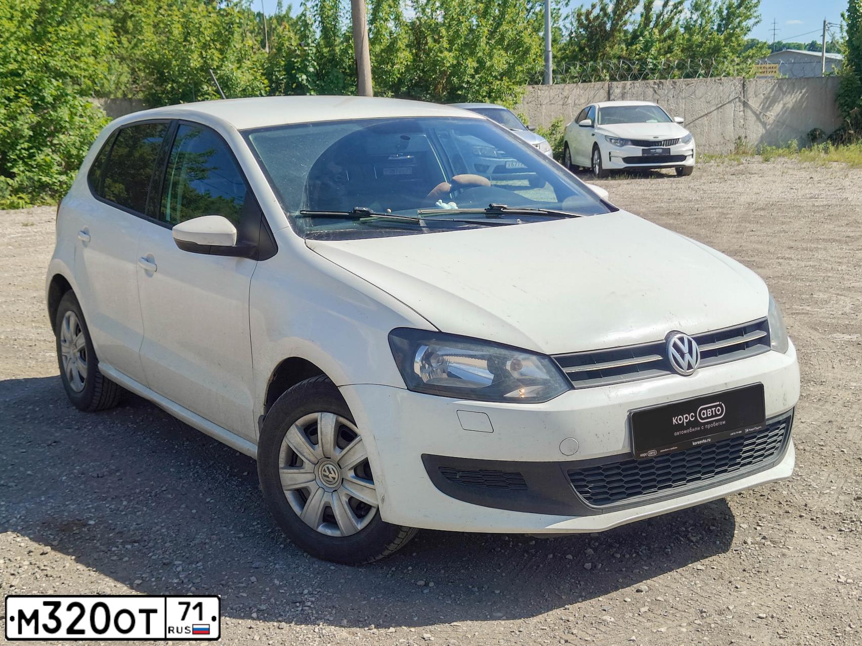 Фото автомобиля VOLKSWAGEN POLO, 2011 — госномер М370ОТ71. Цвет: Белый