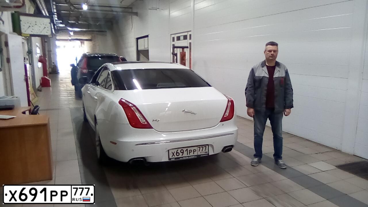 Фото автомобиля JAGUAR XJ-SERIE, 2012 — госномер В335СХ790