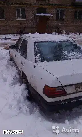 Фото автомобиля MERCEDES-BENZ E230, 1989 — госномер А884ТО37. Цвет: Белый
