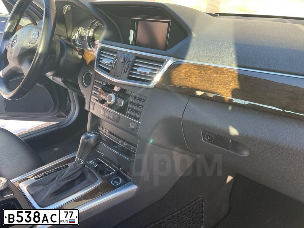 Фото автомобиля MERCEDES E-KLASSE, 2011 — госномер У100КК136. Цвет: ЧЕРНЫЙ