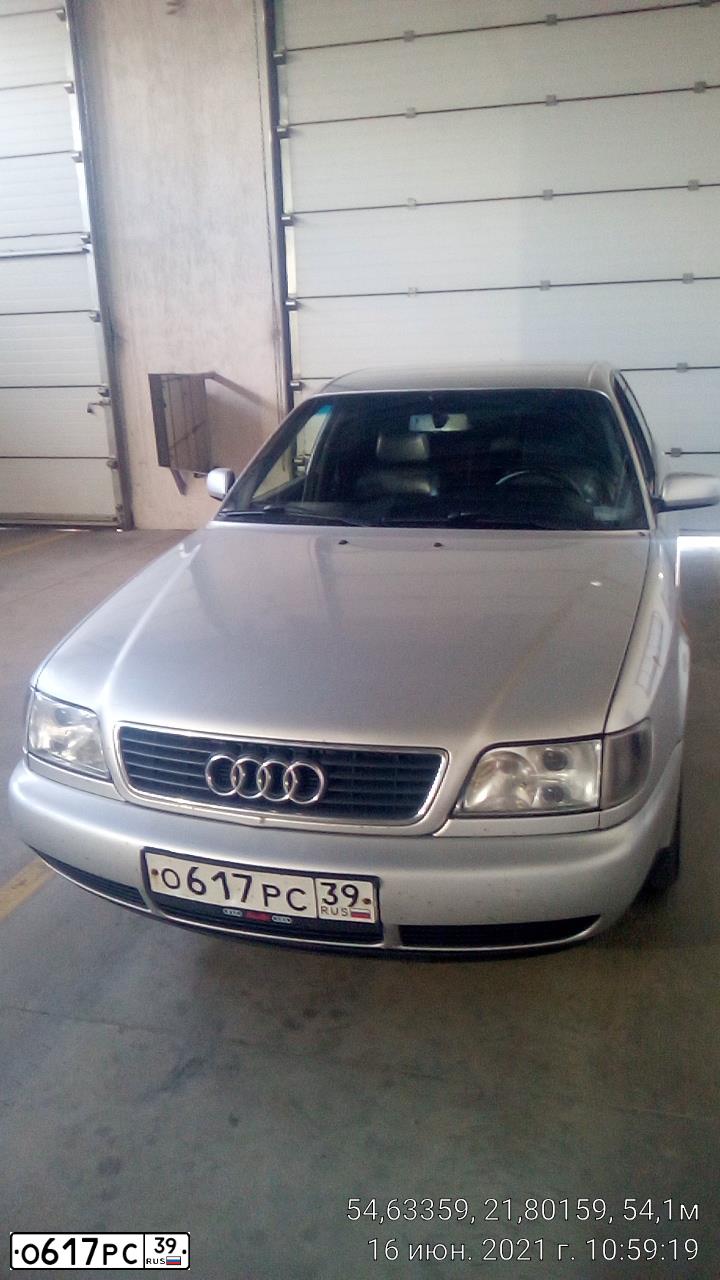 Фото автомобиля AUDI A6, 1991 — госномер О617РС39. Цвет: Серый
