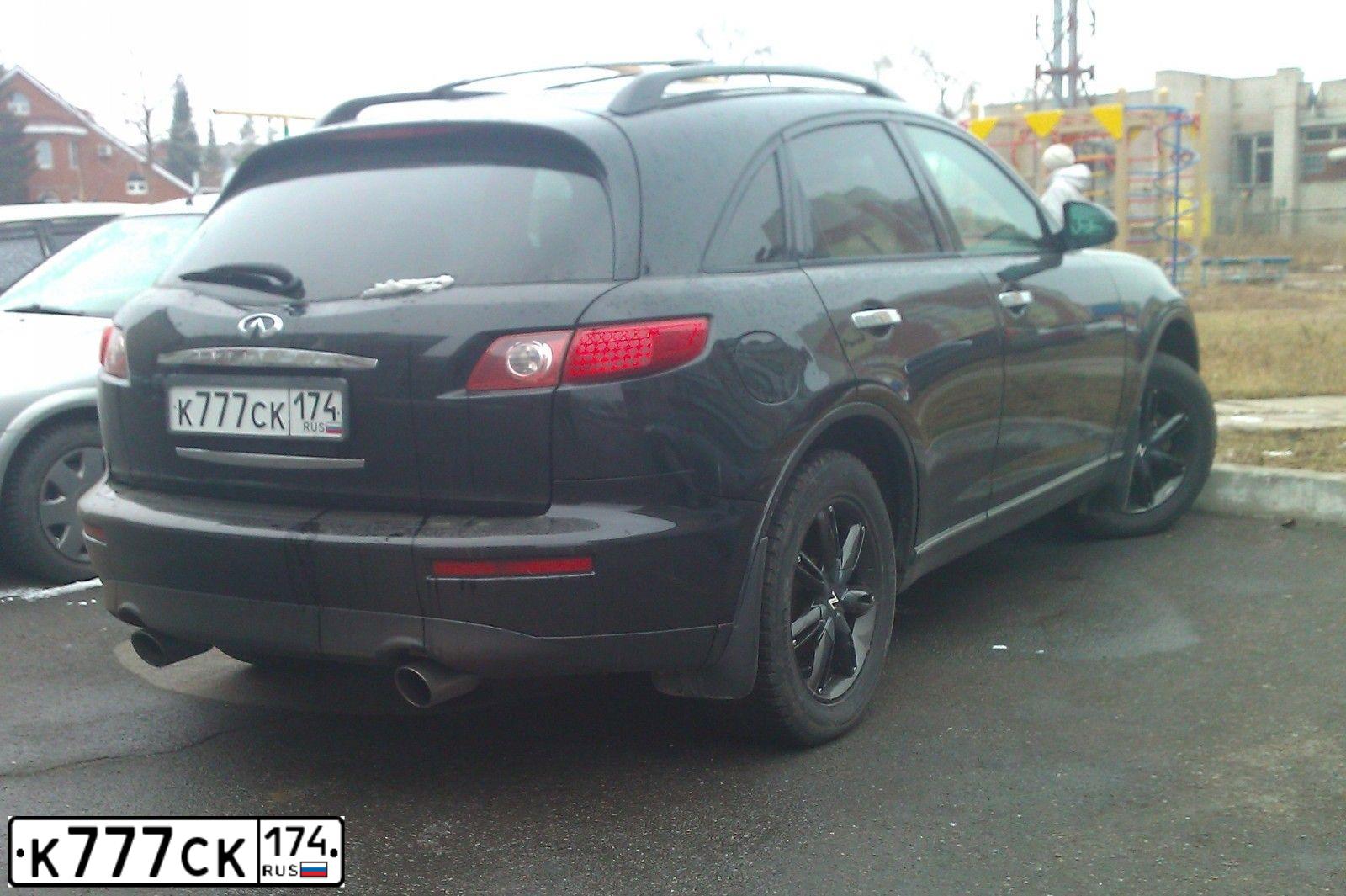 Фото автомобиля INFINITI QX70 /FX/, 2003 — госномер Е555ВА174. Цвет: ЧЕРНЫЙ