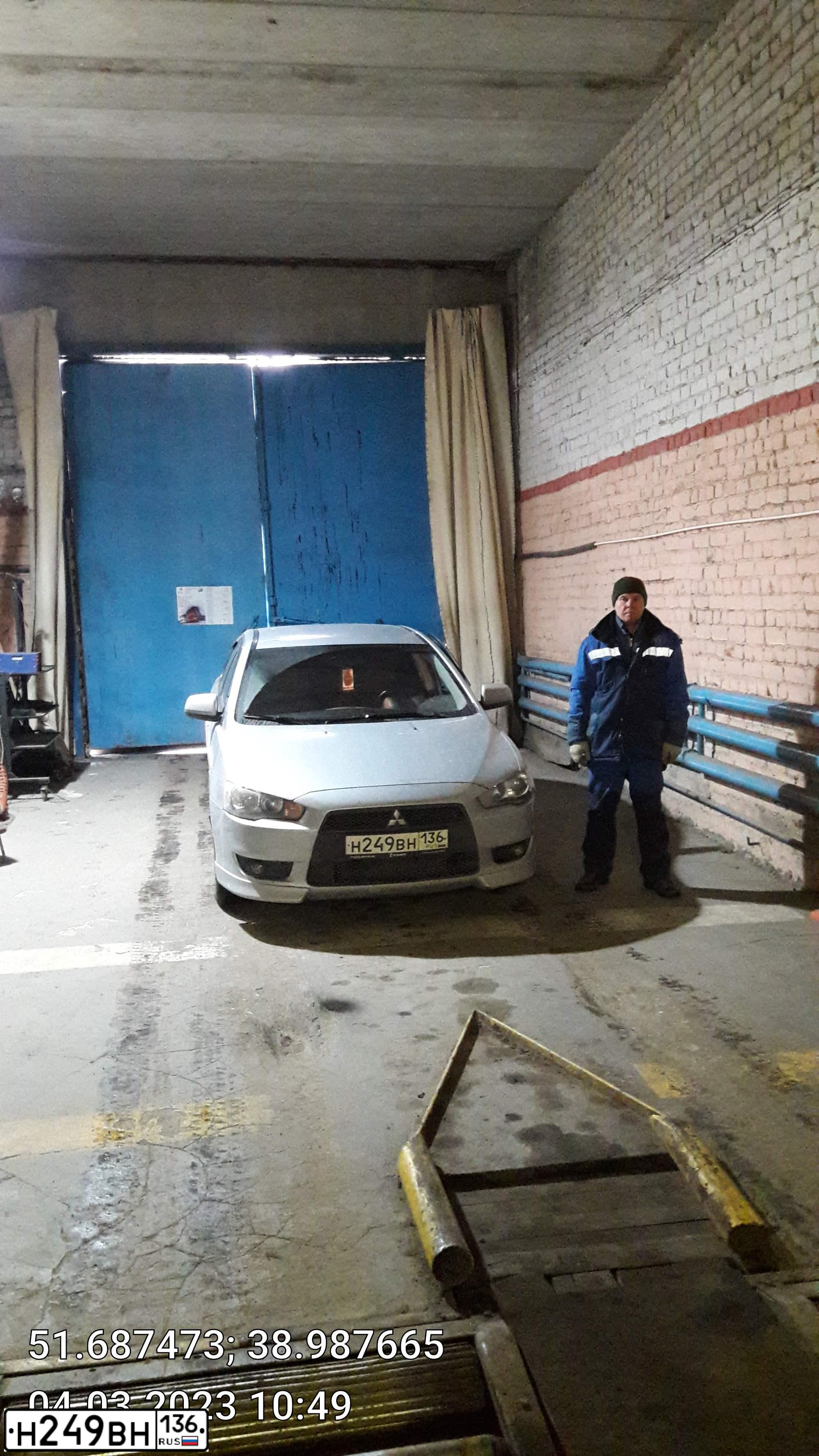Фото автомобиля MITSUBISHI LANCER, 2007 — госномер А343МУ136. Цвет: Серебристый