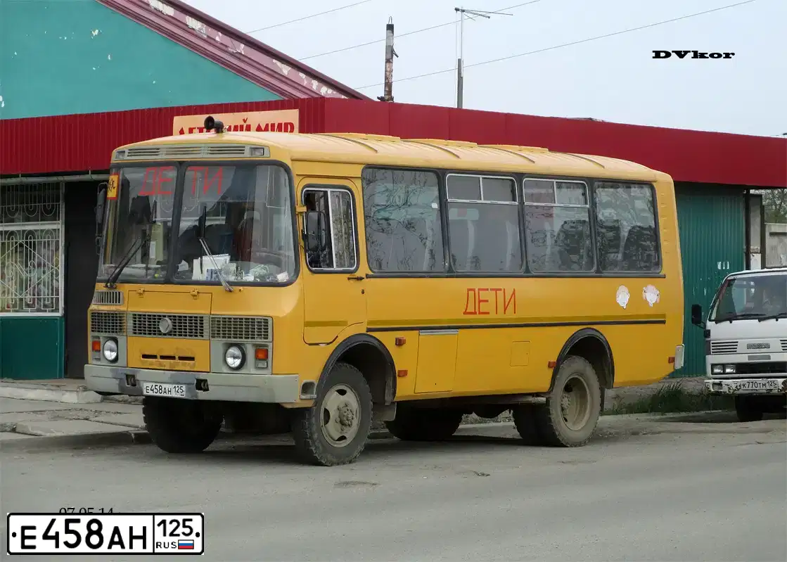 Фото автомобиля PAZ 3206, 2011 — госномер Е458АН125. Цвет: ЖЕЛТЫЙ