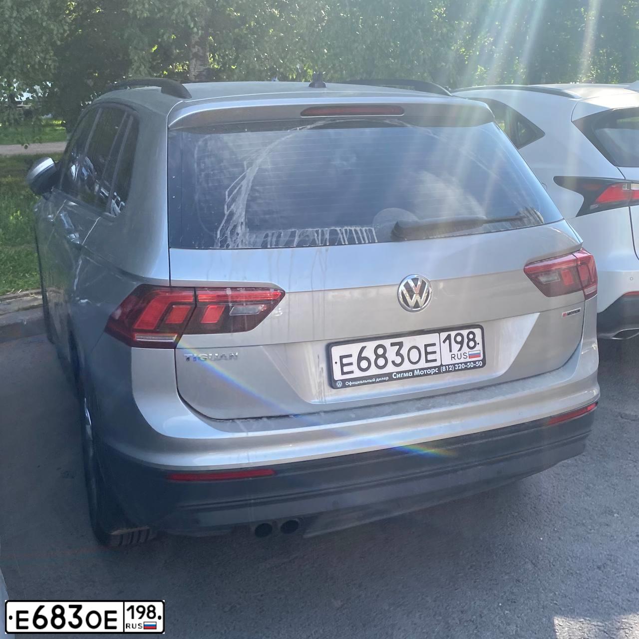 Фото автомобиля VOLKSWAGEN TIGUAN, 2020 — госномер Е683ОЕ198. Цвет: СЕРЫЙ